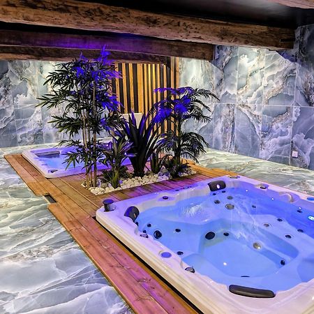Le Relais Du Beffroi & Spa Saint-Riquier Eksteriør billede